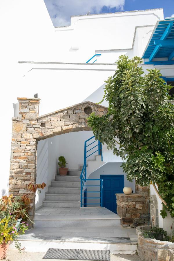 Flora & Agia Anna (Naxos)